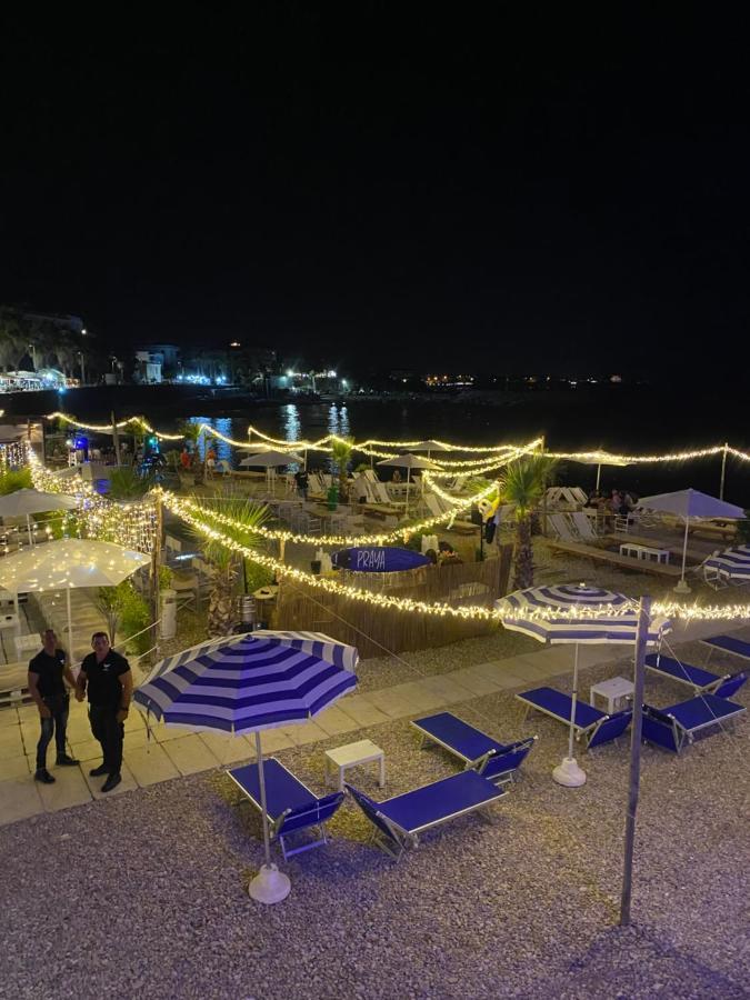 Casa Vacanza Tindara Apartamento Civitavecchia Exterior foto